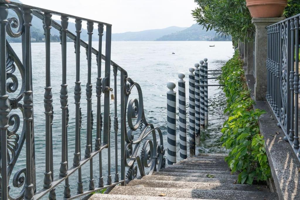 Lakefront 1800s Private Dock, Art Luxury Villa