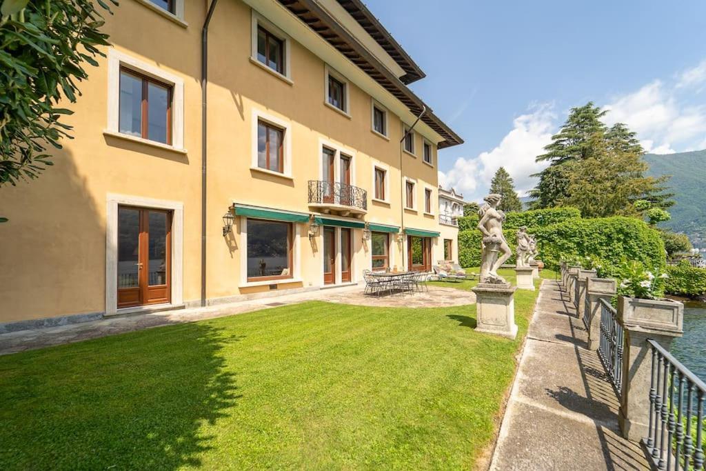 Villa Lakefront 1800s Private Dock, Art Luxury