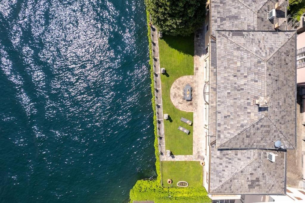 Villa Lakefront 1800s Private Dock, Art Luxury *