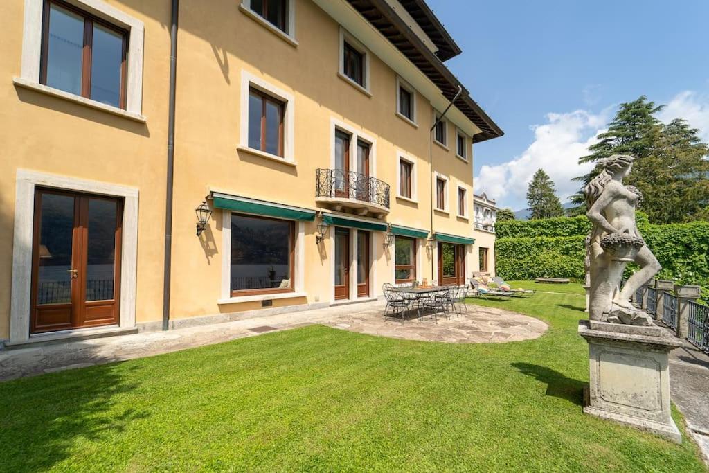 Lakefront 1800s Private Dock, Art Luxury Villa