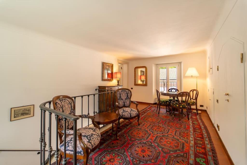 Lakefront 1800s Private Dock, Art Luxury *