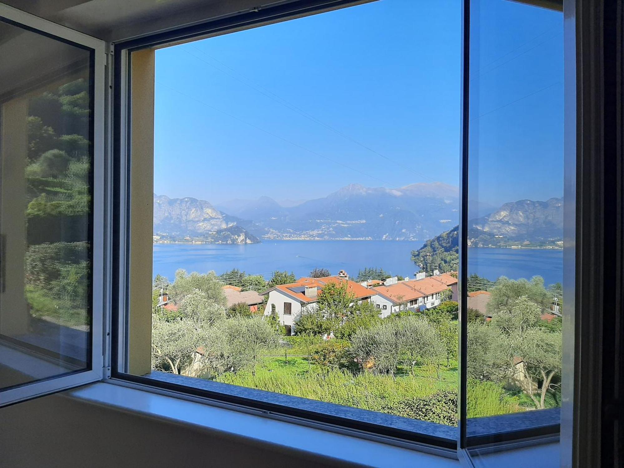 Balcony View Apartment Lierna