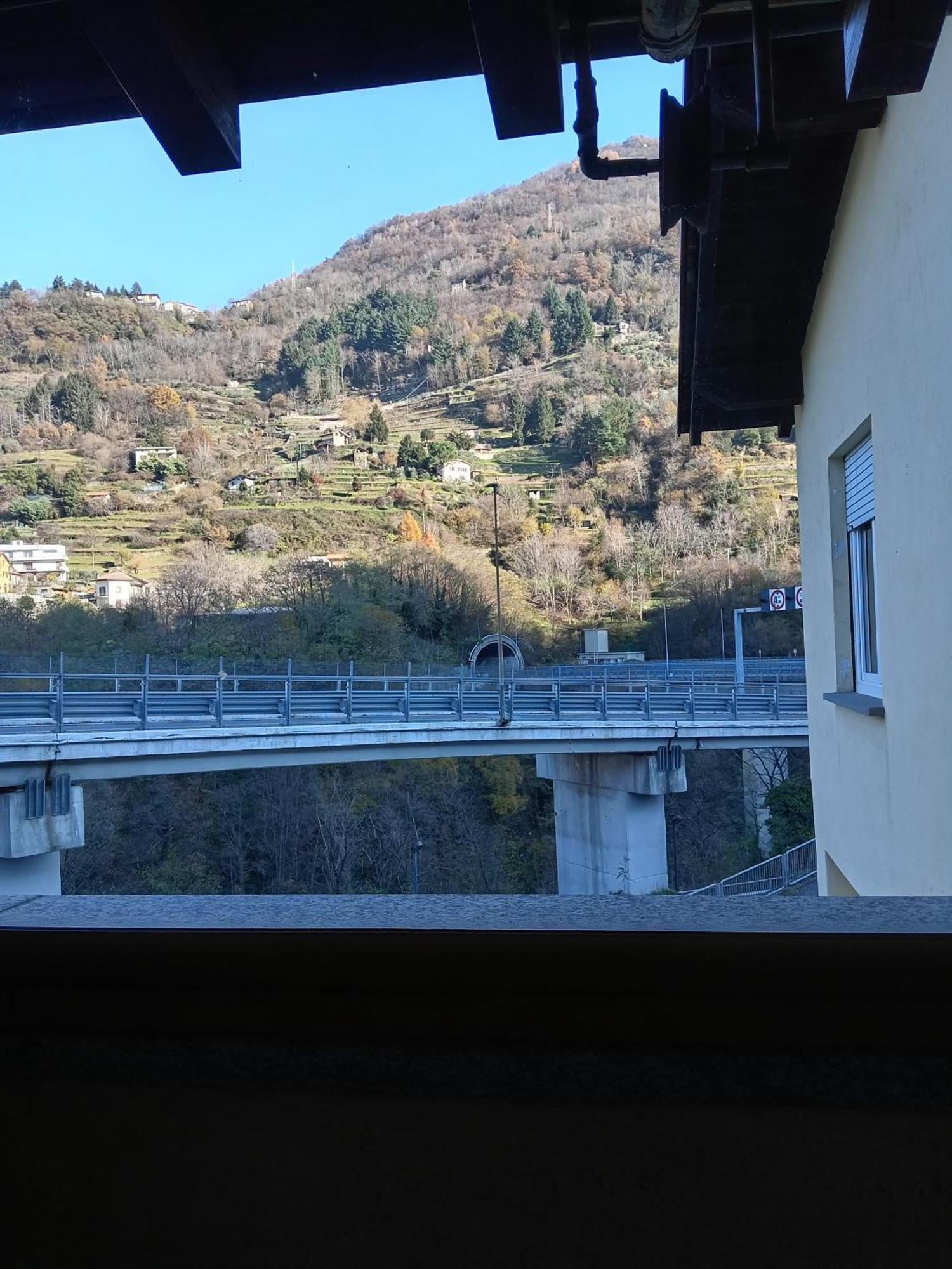 Carlotta House-lt Bellano