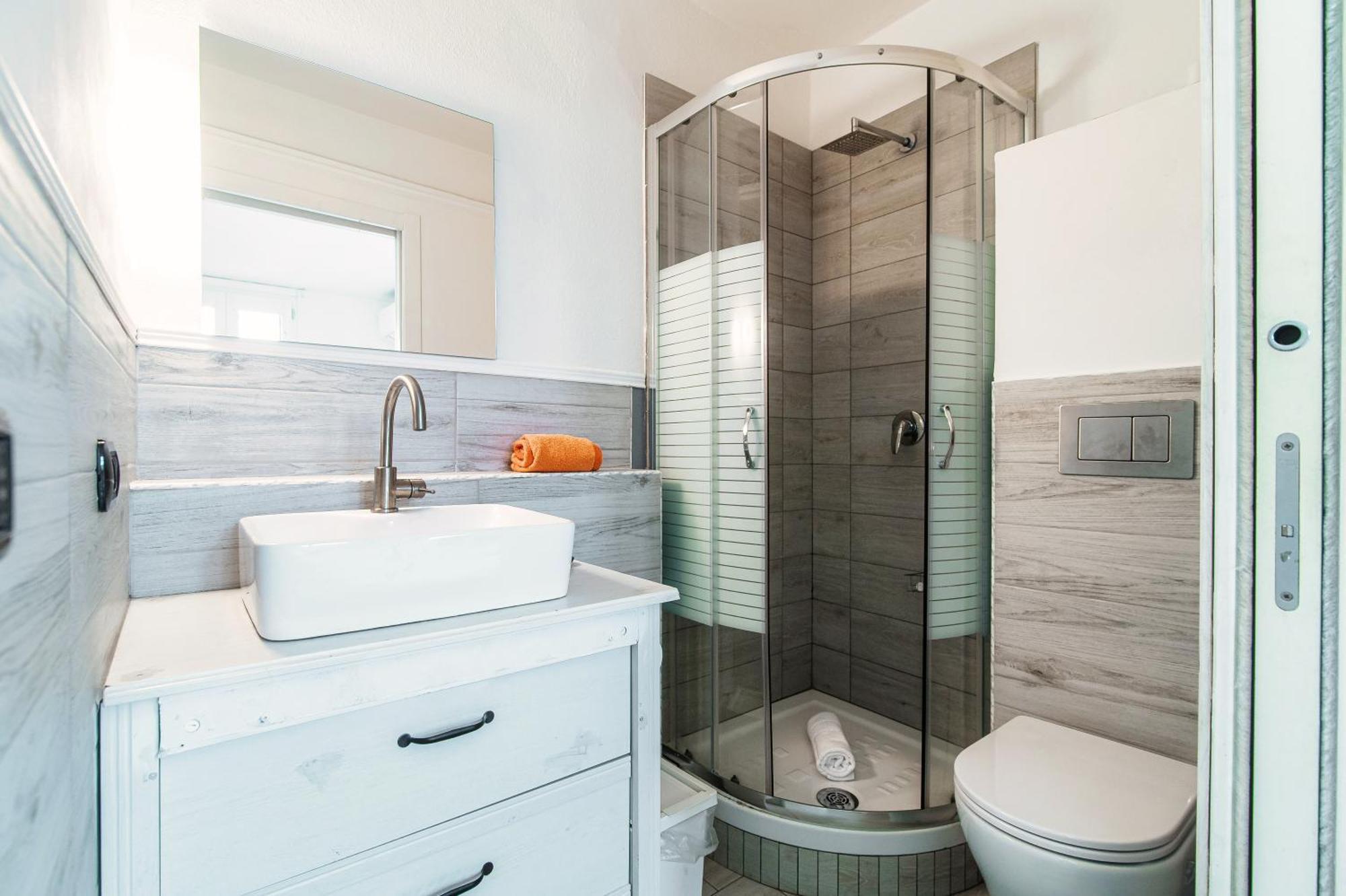 Joivy Chic 5-bed Near Duomo Di Apartment *