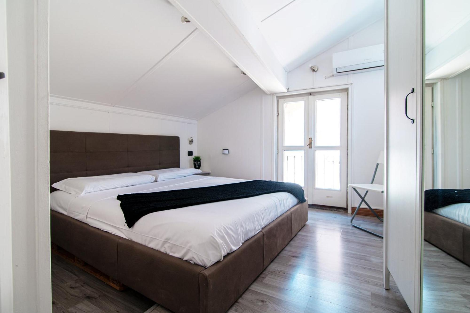 Apartment Joivy Chic 5-bed Near Duomo Di Como