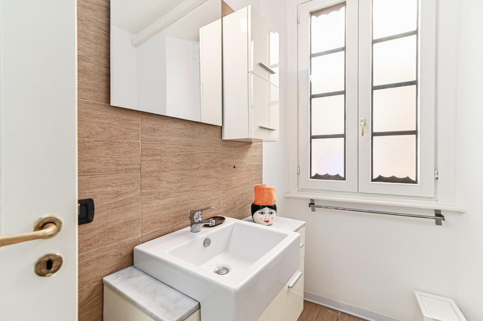 Joivy Chic 5-bed Near Duomo Di Apartment Como