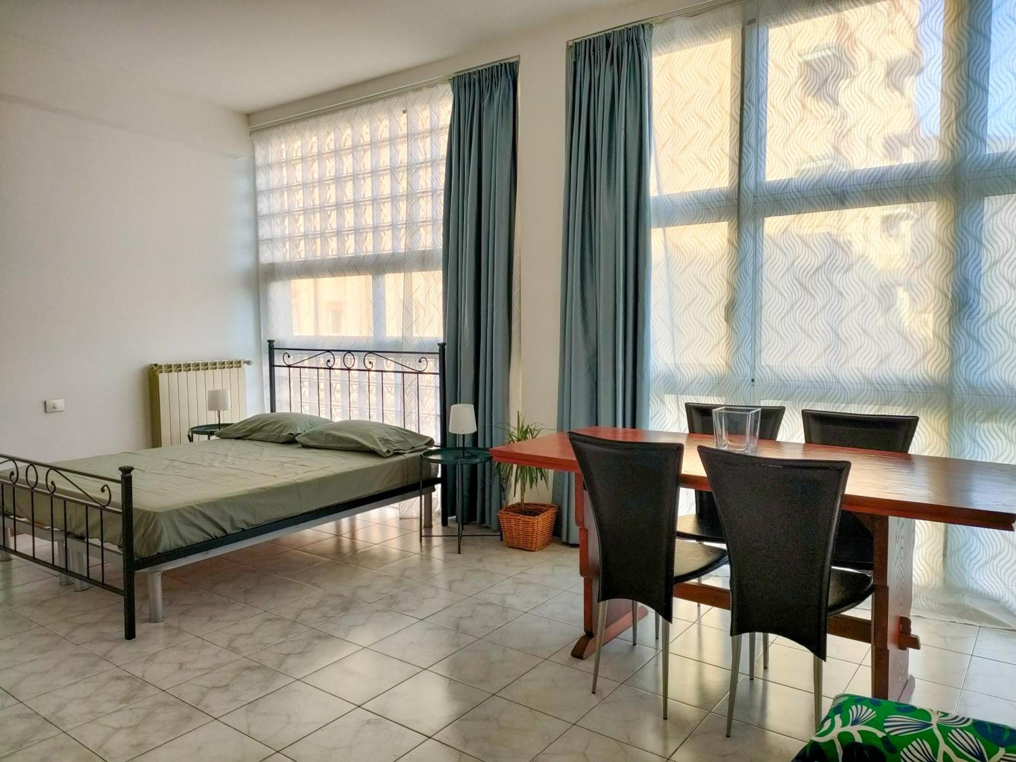 Palestro - A Cozy In Apartment Como