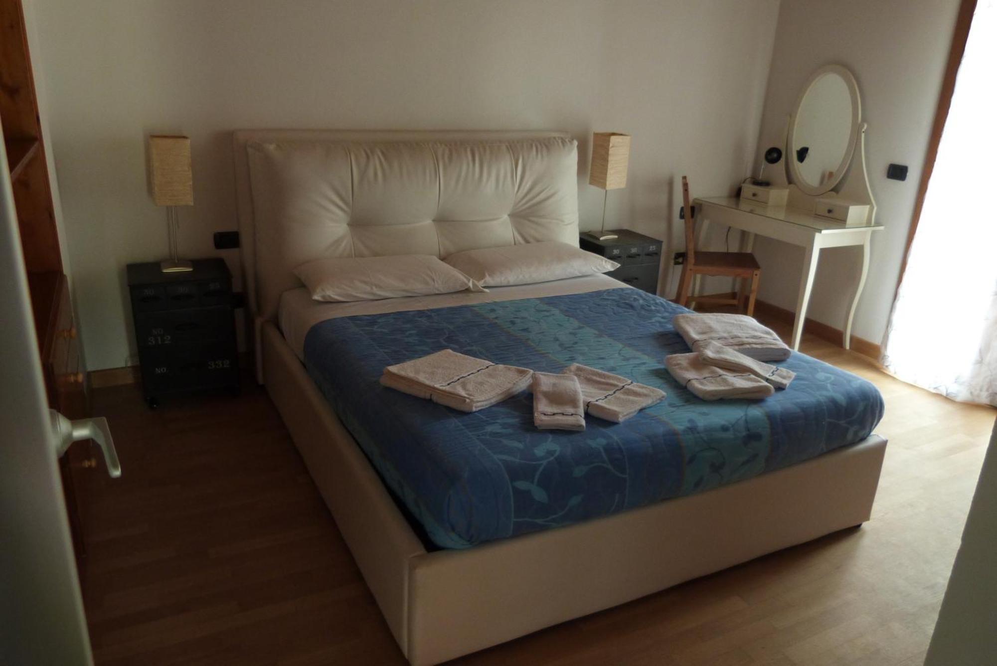 Giardino Tra I Laghi Bed & Breakfast