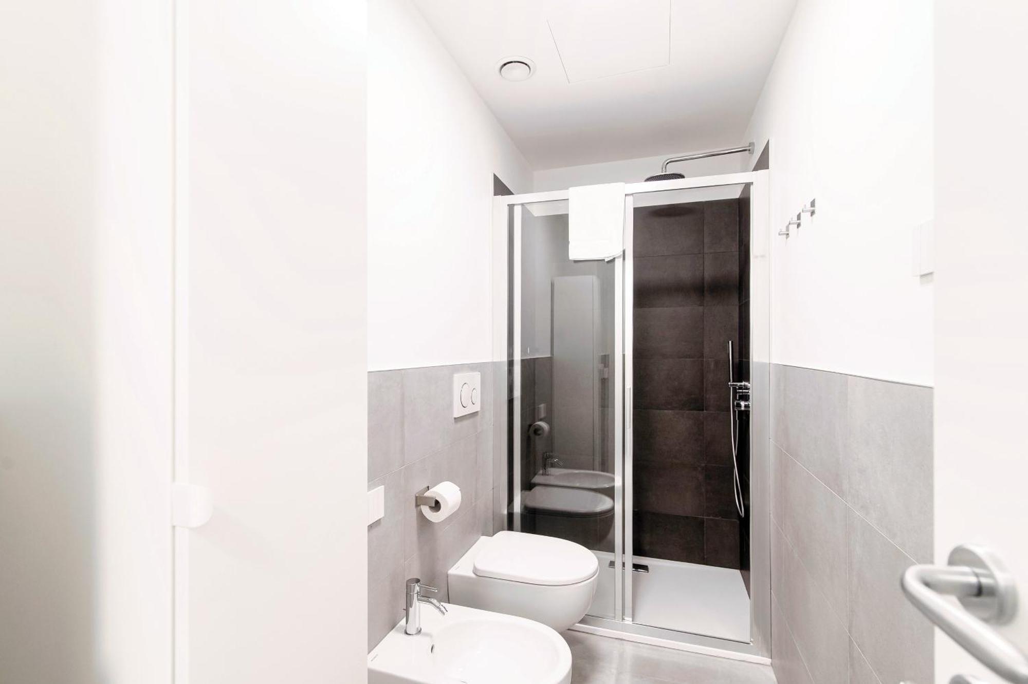 Apartment Palazzo Marinetti - By Myhomeincomo *