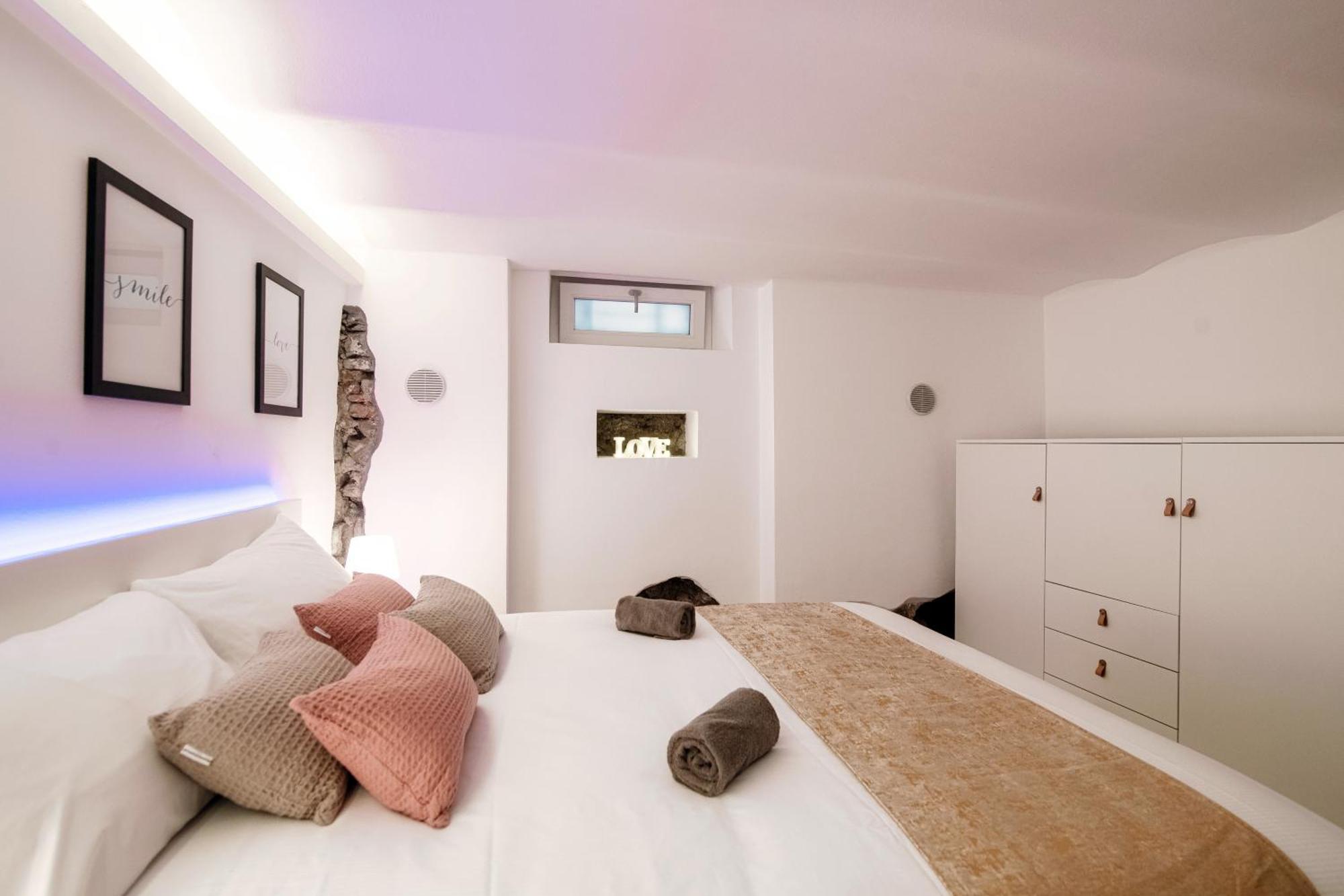 Apartment Pebble House Como