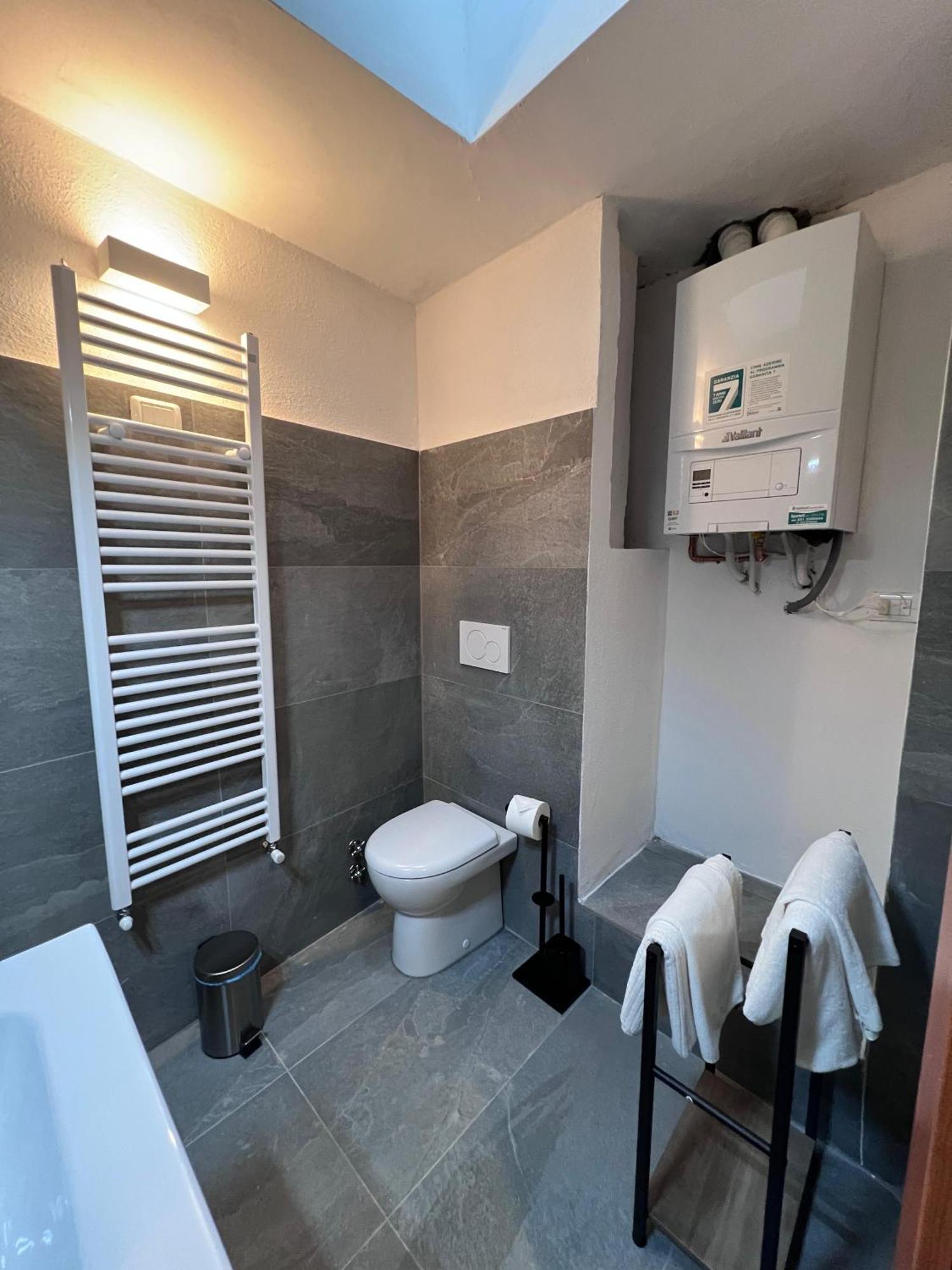 Como, Jacuzzi And Private Pool *