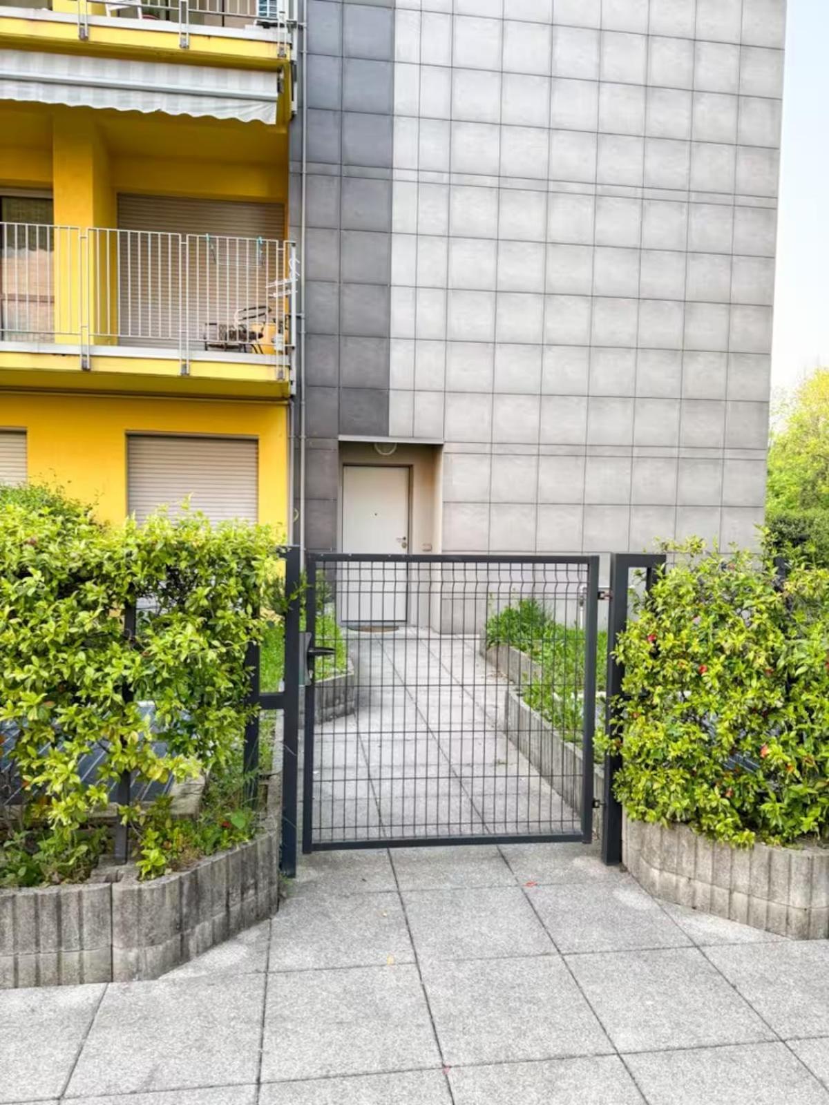 Two-room With Garden And Parking Como