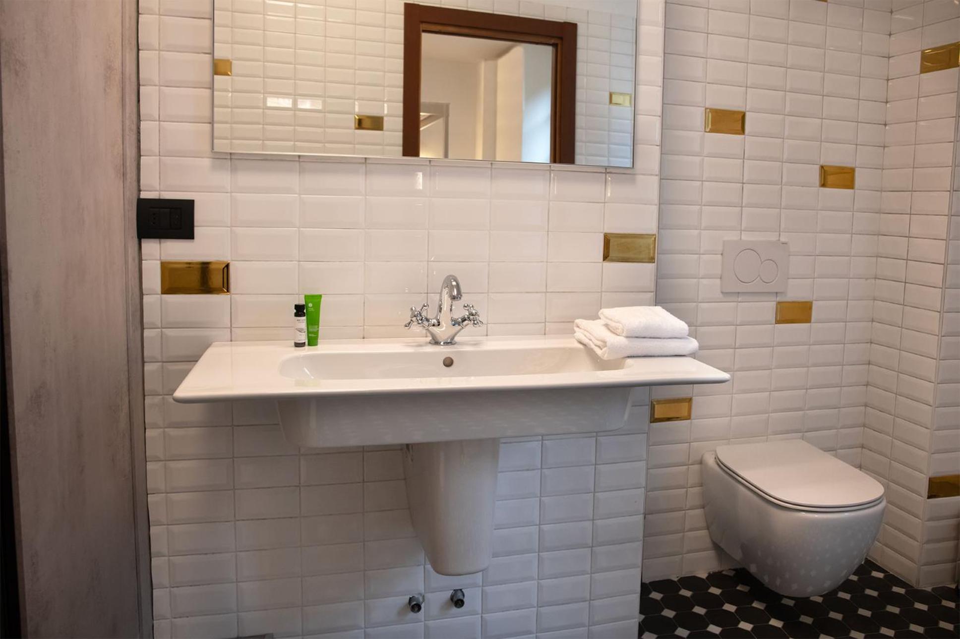Suisse Hotel *
