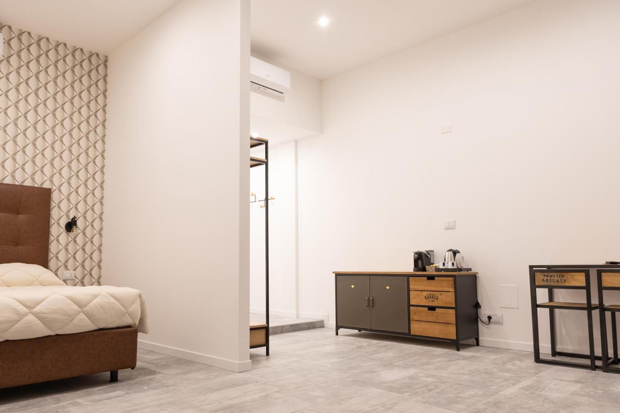 Living Como-rooms&parking