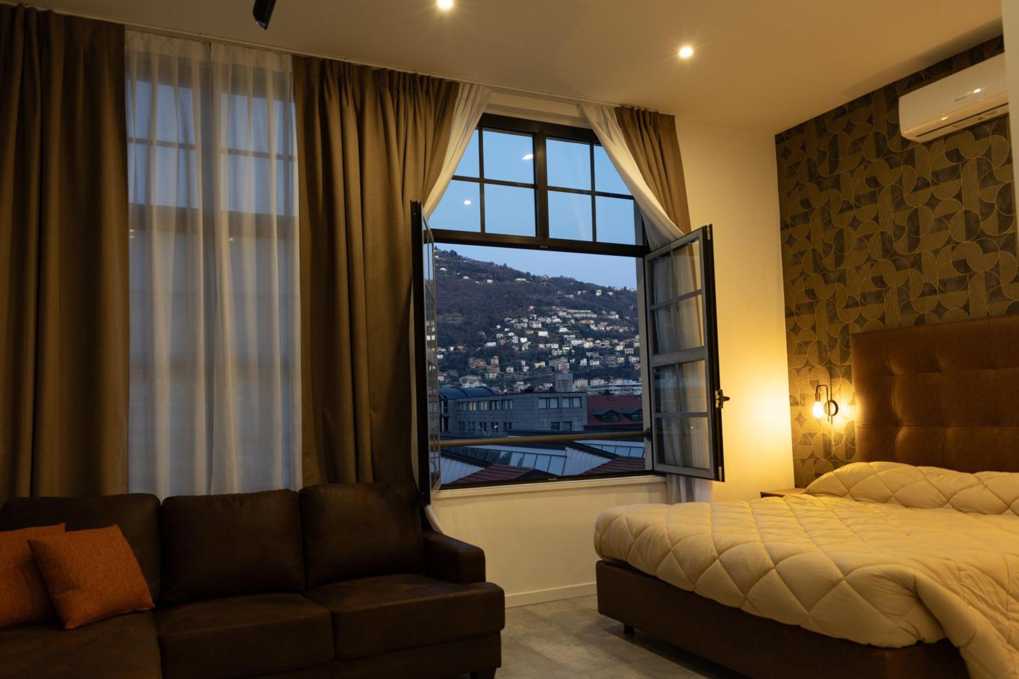 Living Como-rooms&parking Guest house Como