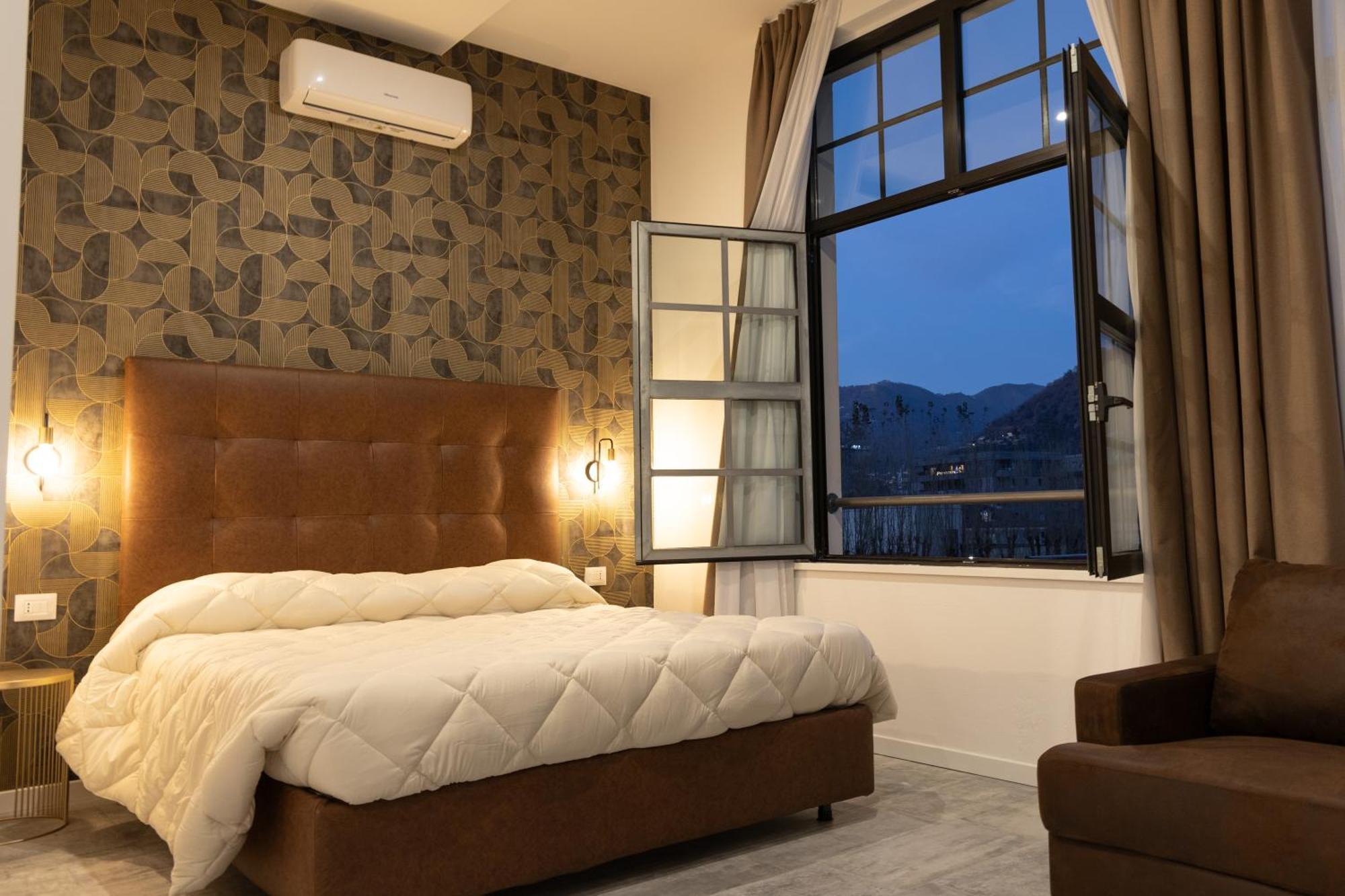 Living Como-rooms&parking Guest house Como