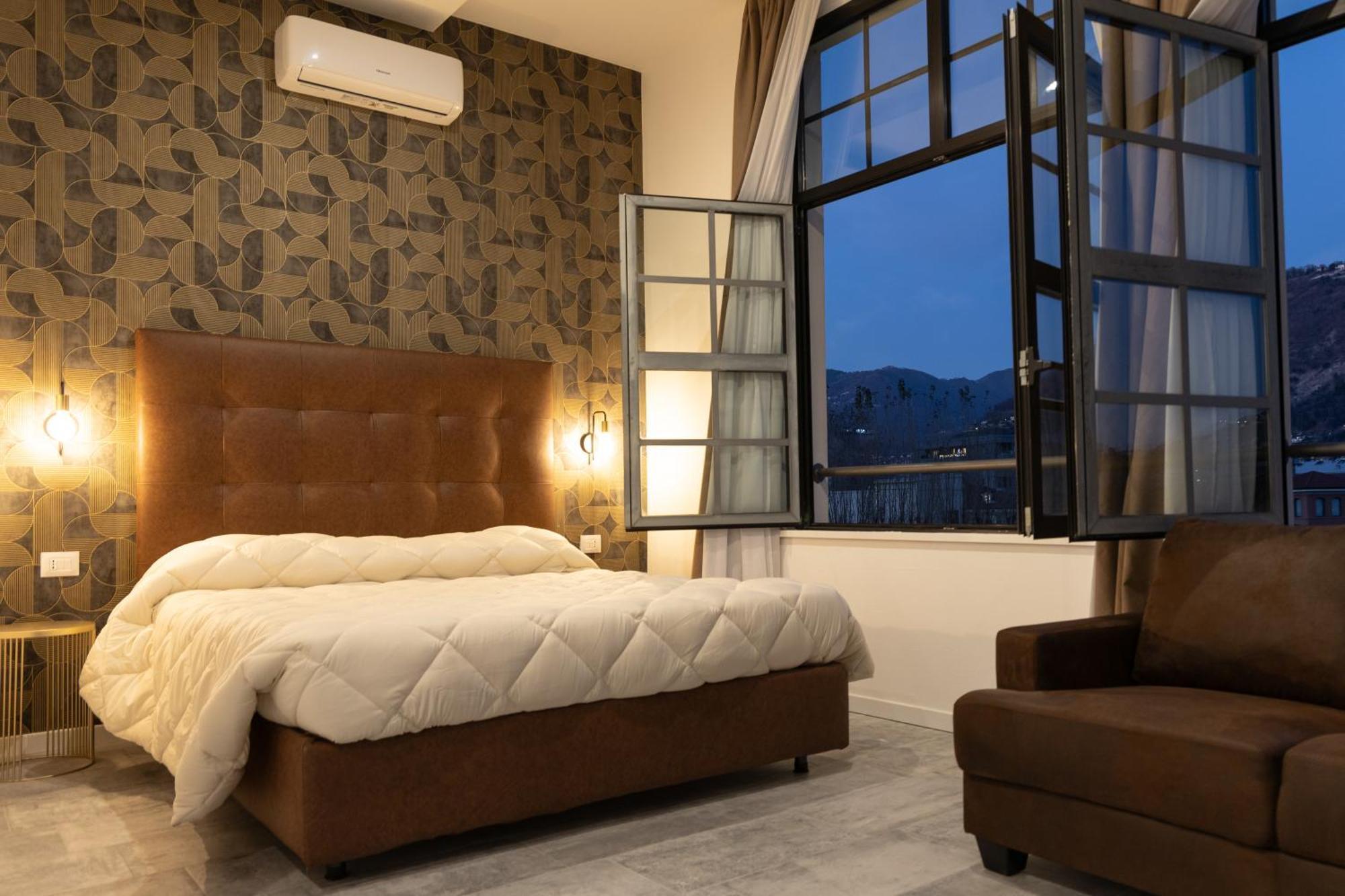 Living Como-rooms&parking Guest house