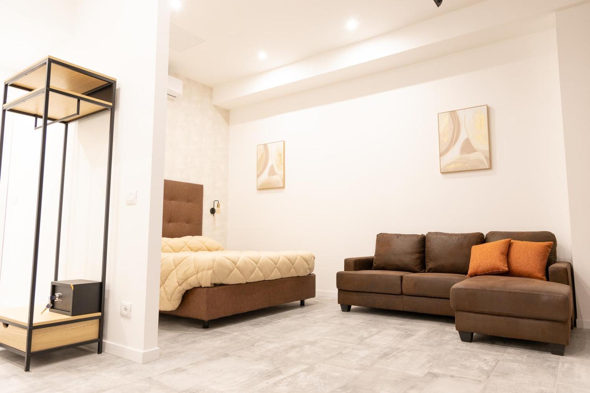Guest house Living Como-rooms&parking Como