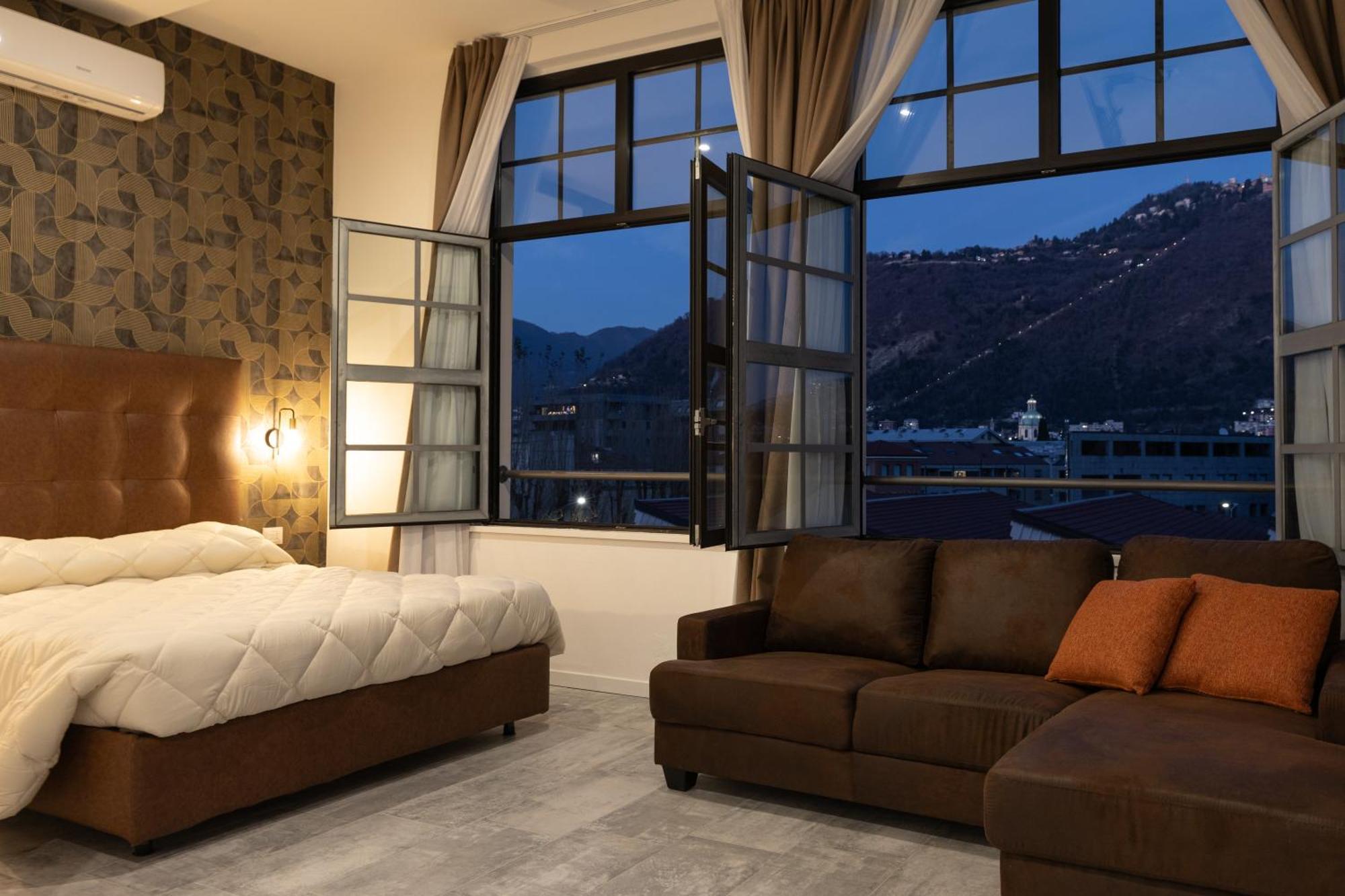 Living Como-rooms&parking Guest house