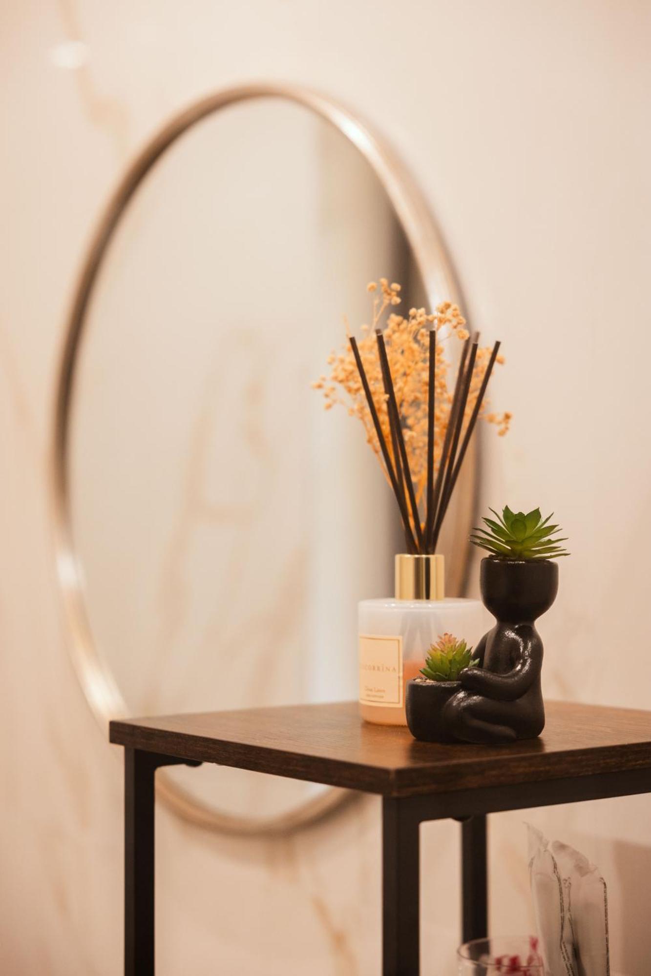 Apartment Victoria's Suite&spa Con Parcheggio Privato Como