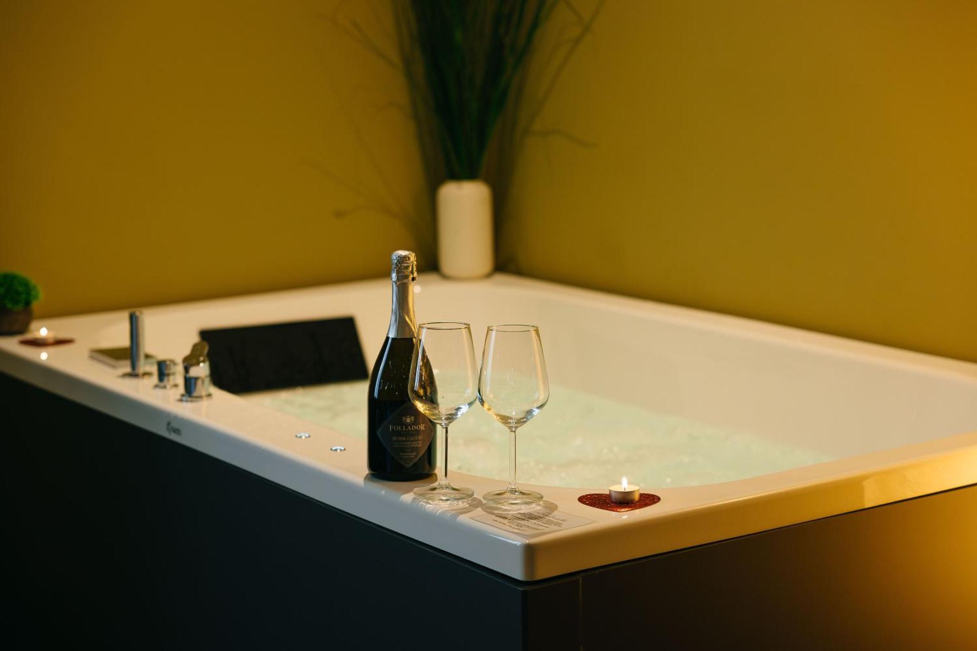 Apartment Victoria's Suite&spa Con Parcheggio Privato Como