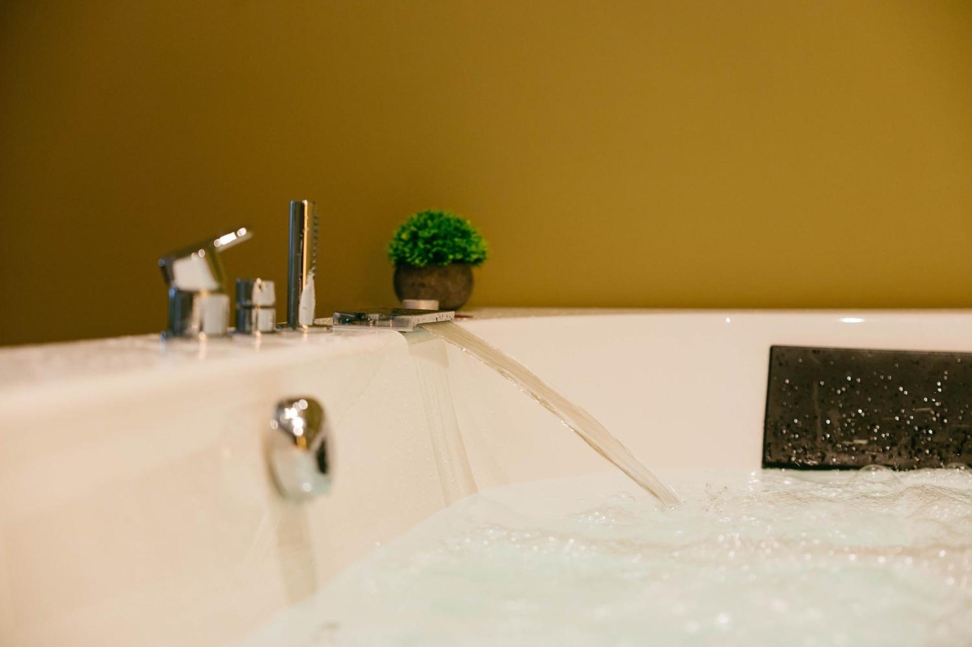 Victoria's Suite&spa Con Parcheggio Privato * Como