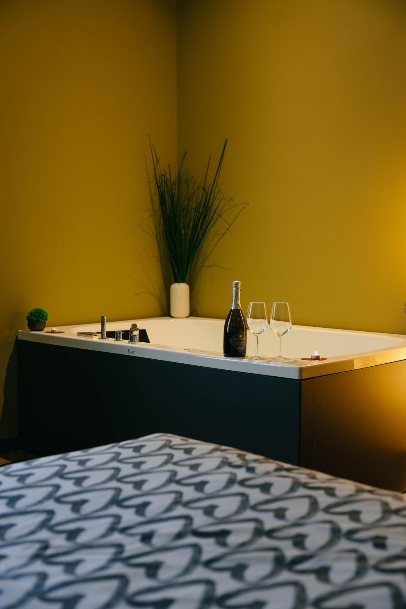 Apartment Victoria's Suite&spa Con Parcheggio Privato Como