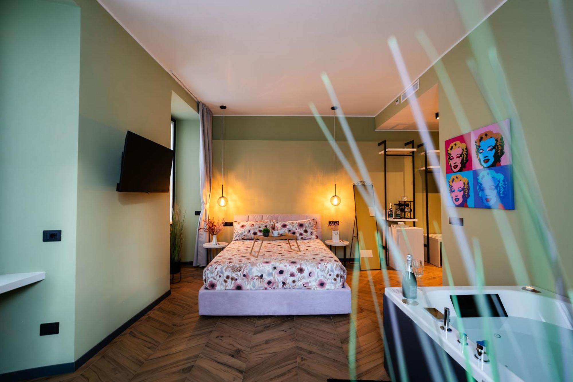 Marylin's Suite&spa Con Parcheggio Privato Como