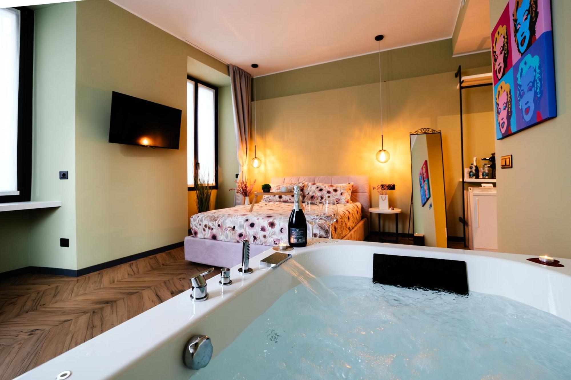 Marylin's Suite&spa Con Parcheggio Privato * Como