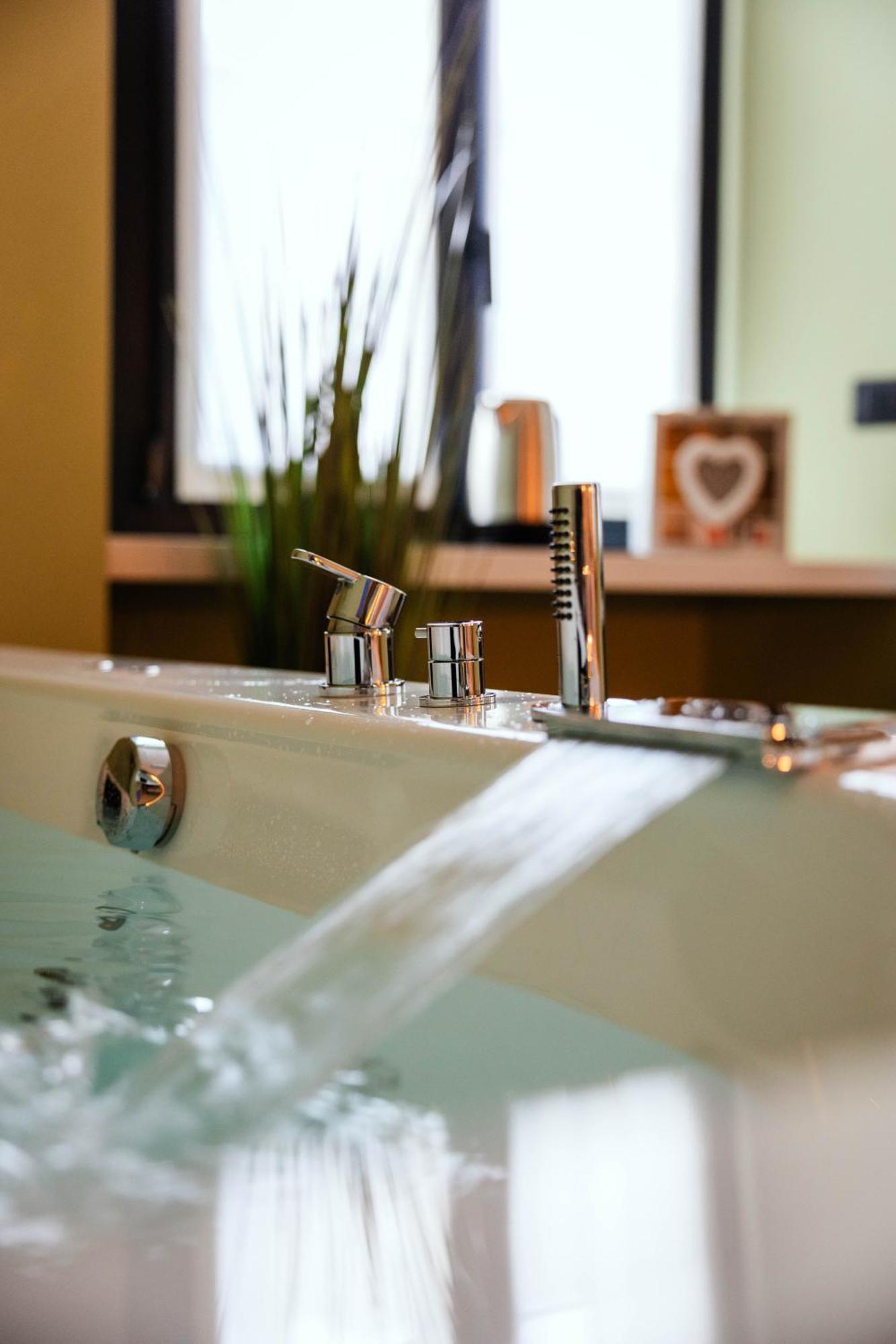 Marylin's Suite&spa Con Parcheggio Privato Apartment *