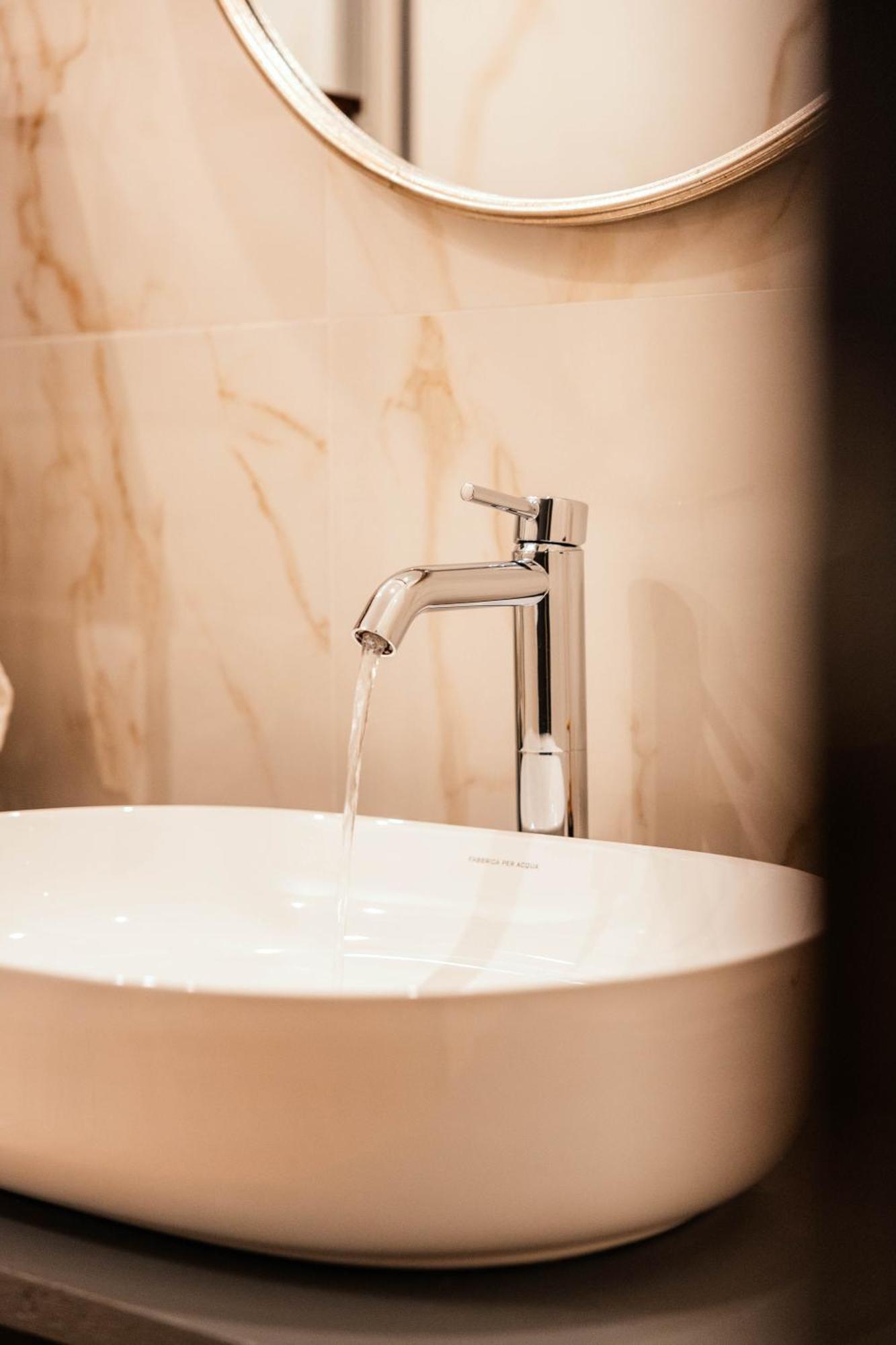 Marylin's Suite&spa Con Parcheggio Privato Como
