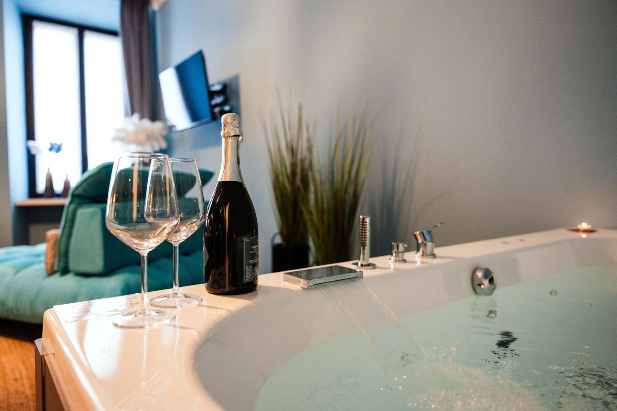 Angelina's Suite&spa Con Parcheggio Privato Apartment Como