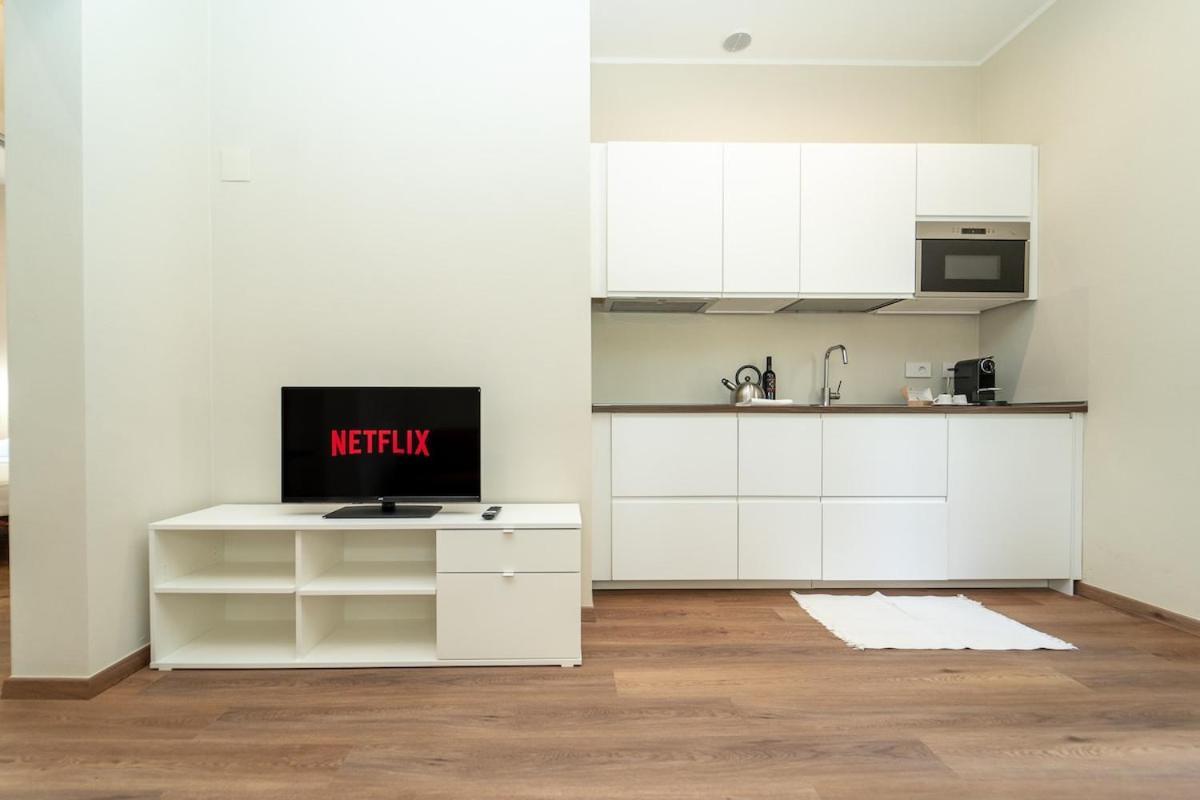 Apartment Beautiful Just Steps From The