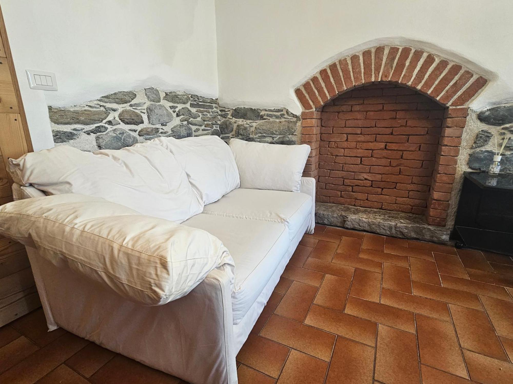 Apartment Ground Floor- Pet Friendly Stay-private Garden-parking-lake View - Bike Friendly House