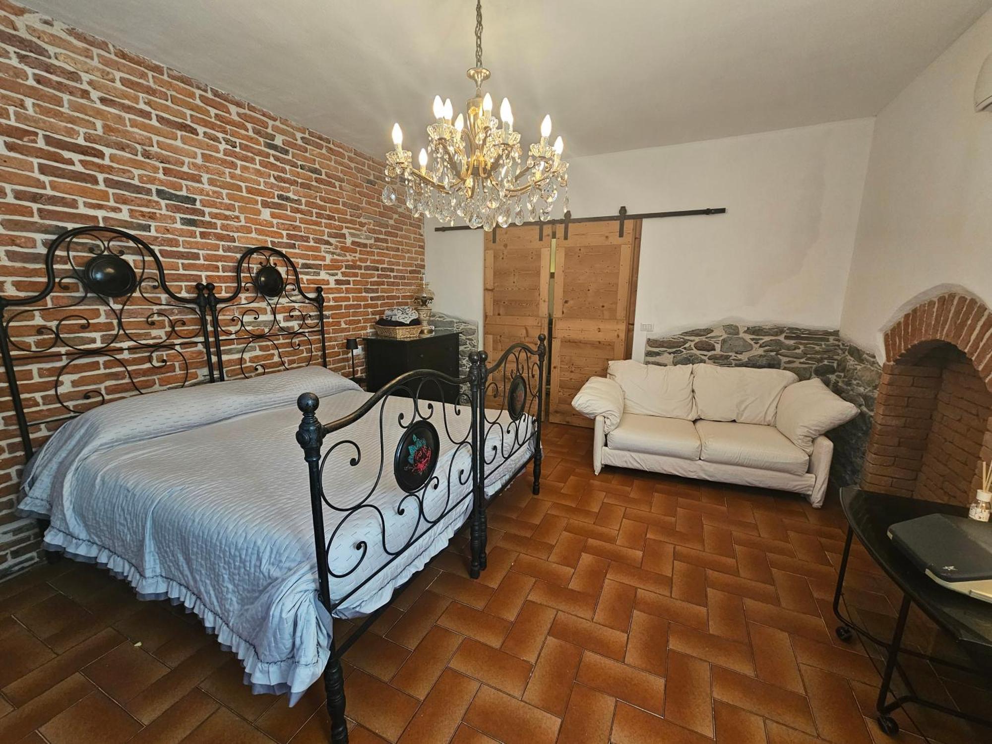 Apartment Ground Floor- Pet Friendly Stay-private Garden-parking-lake View - Bike Friendly House *
