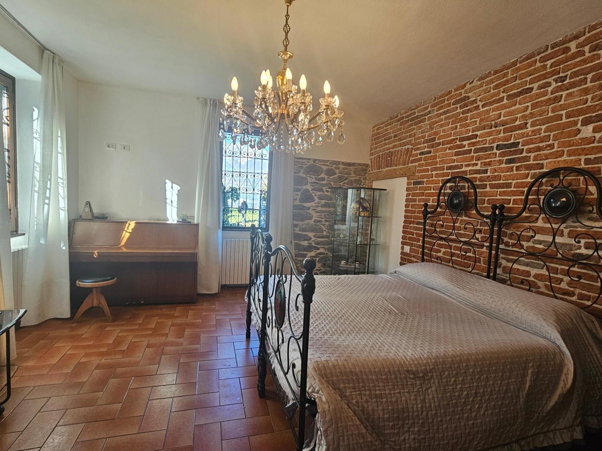 Ground Floor- Pet Friendly Stay-private Garden-parking-lake View - Bike Friendly House Apartment Colico