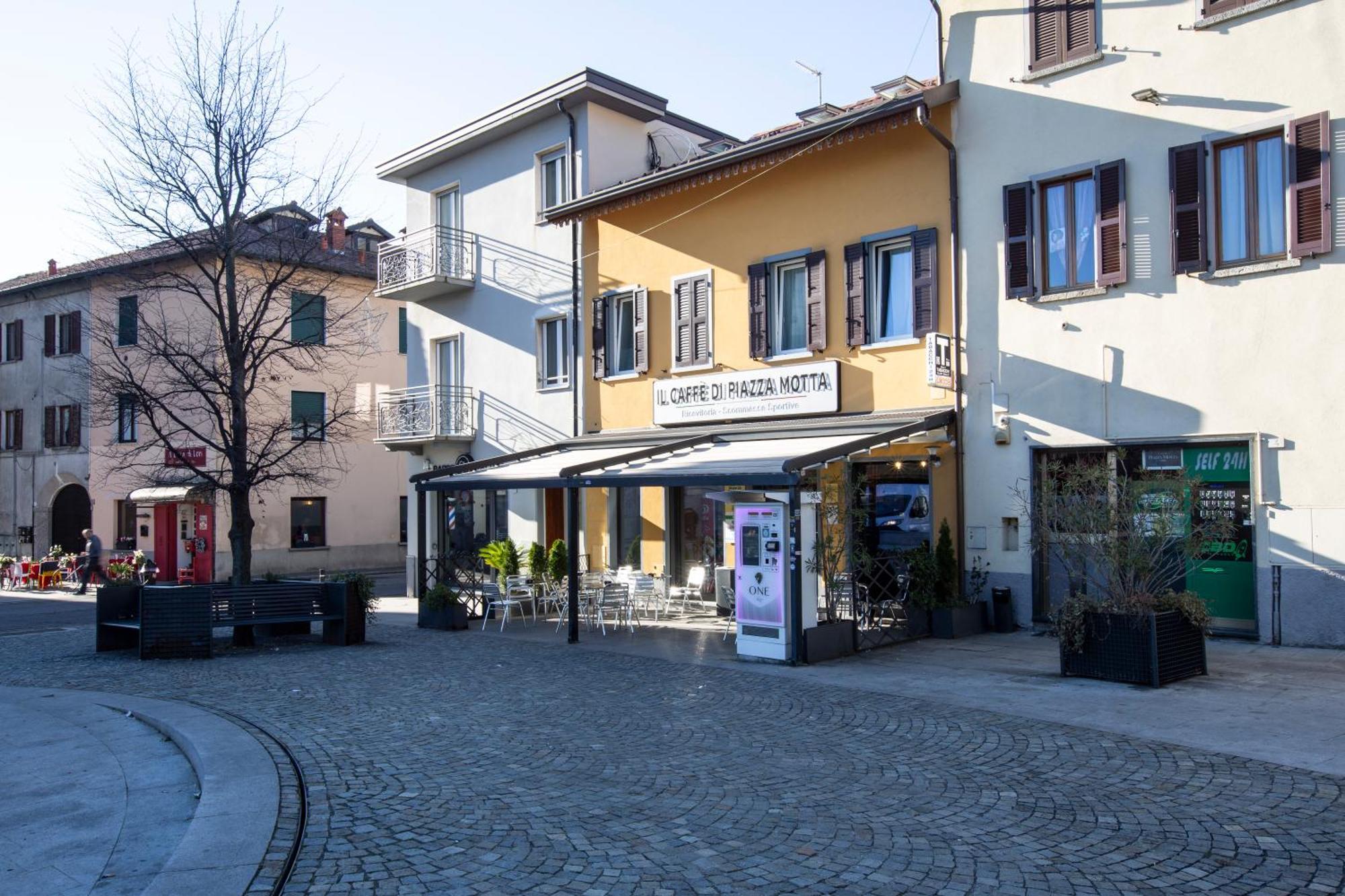 La Di Piazza Motta * Albese Con Cassano