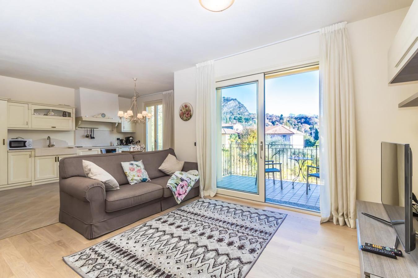 Tulipani 11 - Tremezzina Apartment *