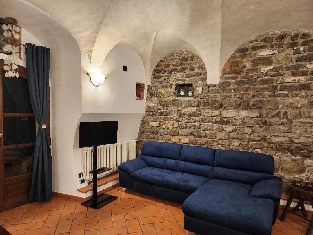 The Courtyard Of The 6 Arches *