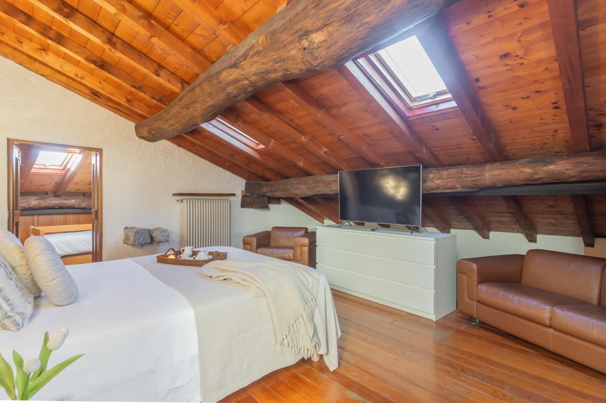 Torre Di Palanzo With Magnificent View By Rent Villa