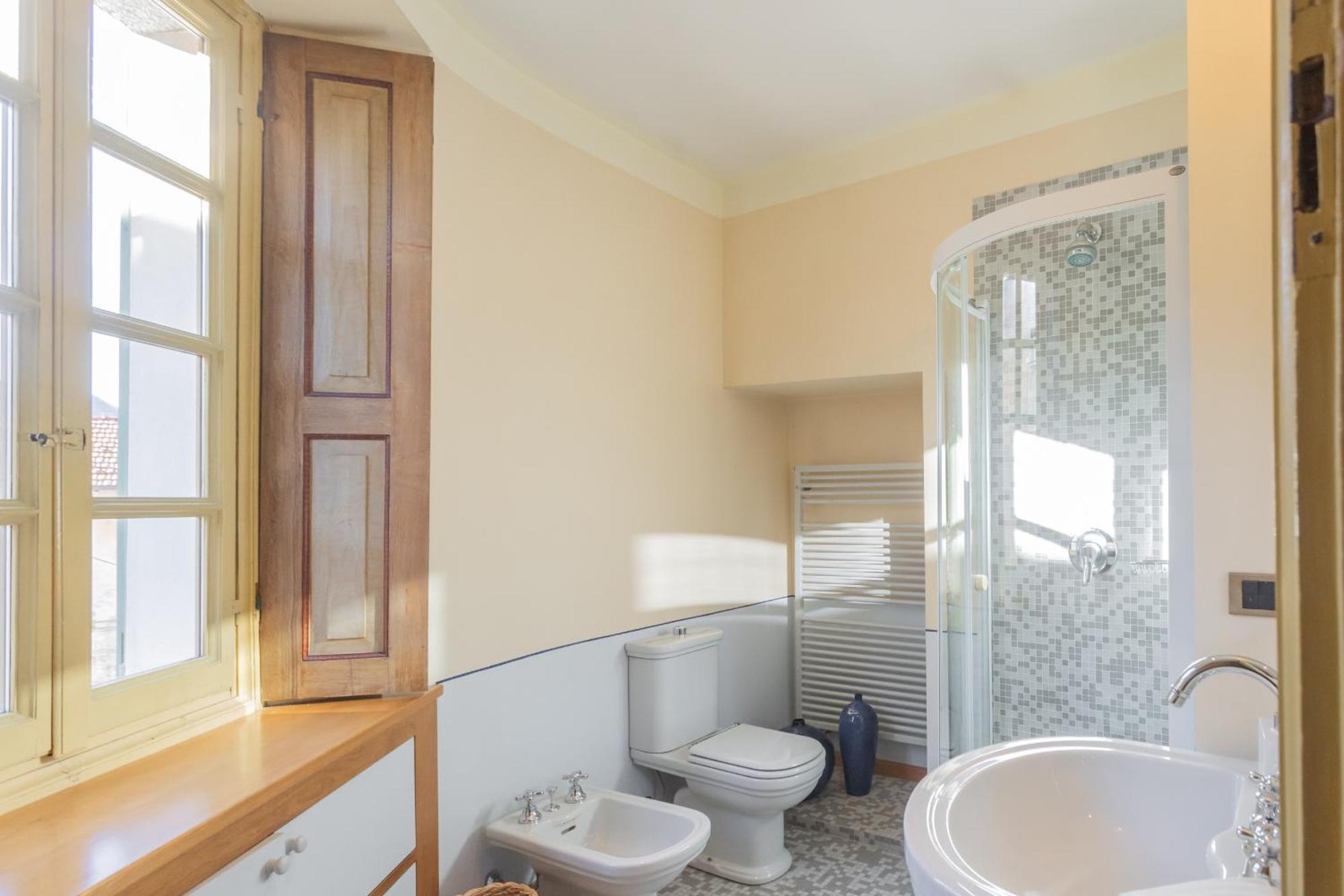 Torre Di Palanzo With Magnificent View By Rent * Faggeto Lario