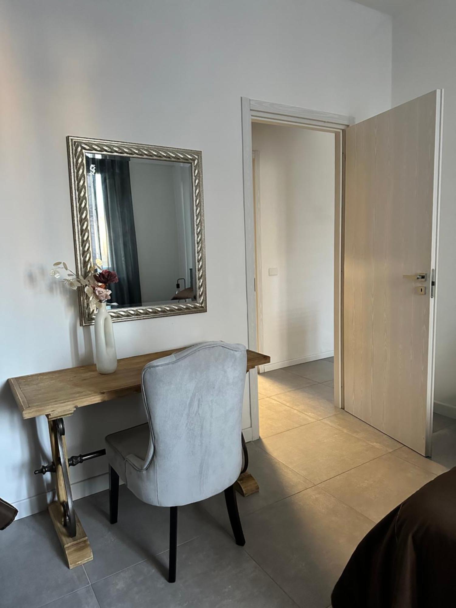 Dolce - Free Parking Apartment Como