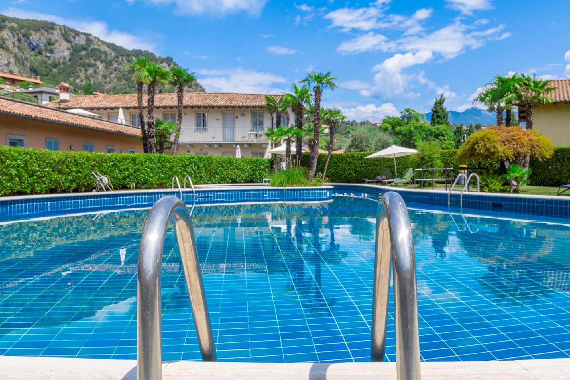 Edy Hotel 3*