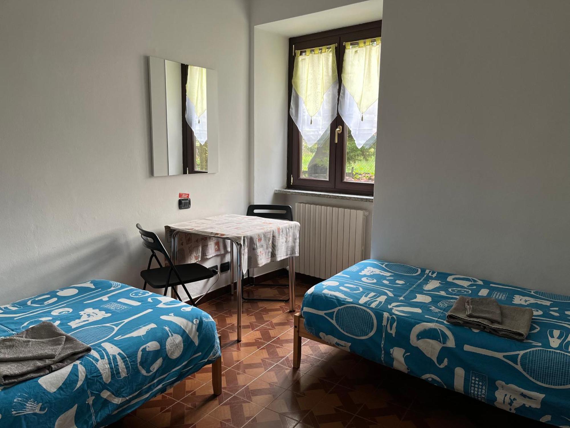 Il Cortile Single & Double In No * Como