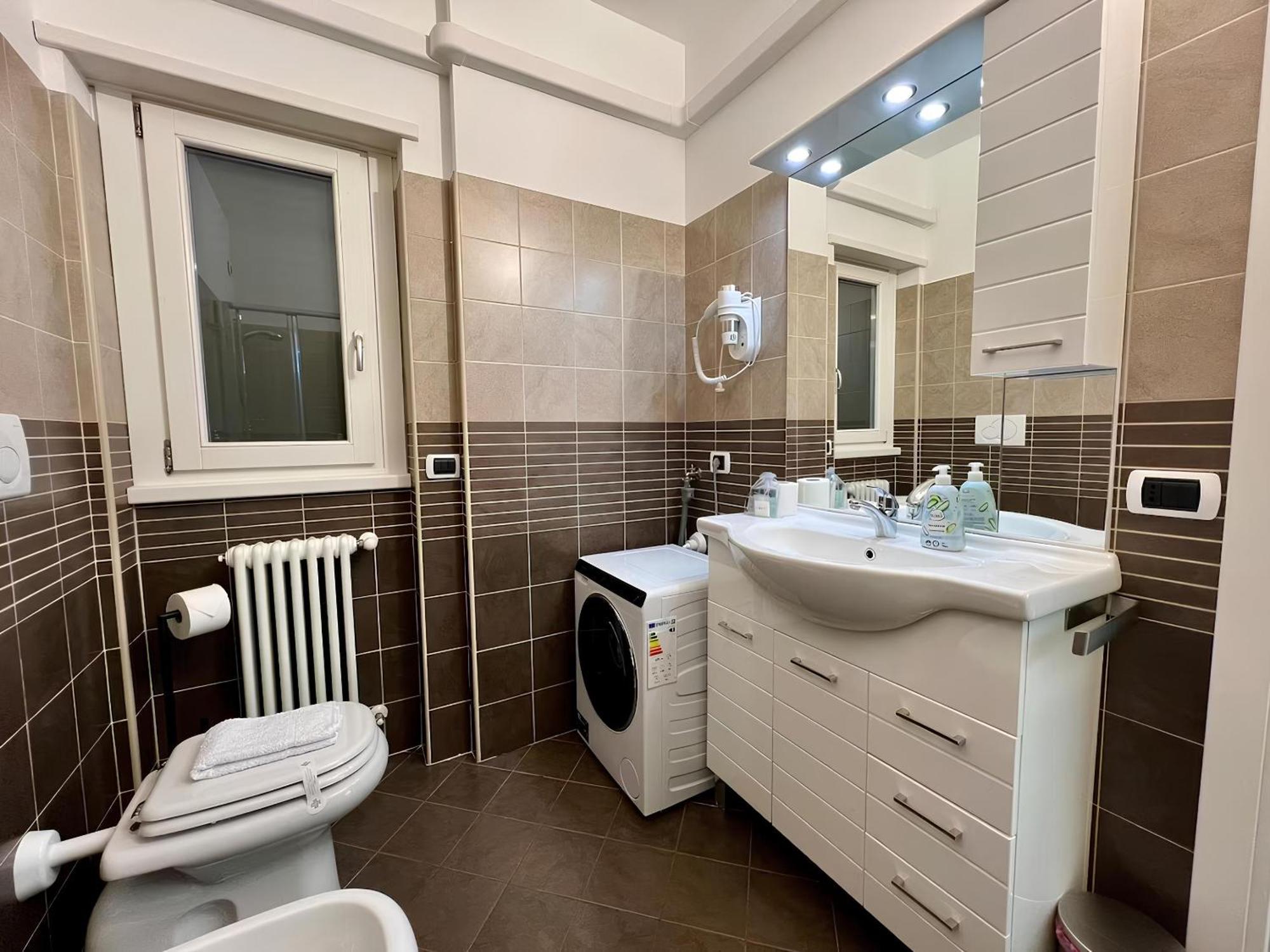 Alexandra's Sunset Apartment *
