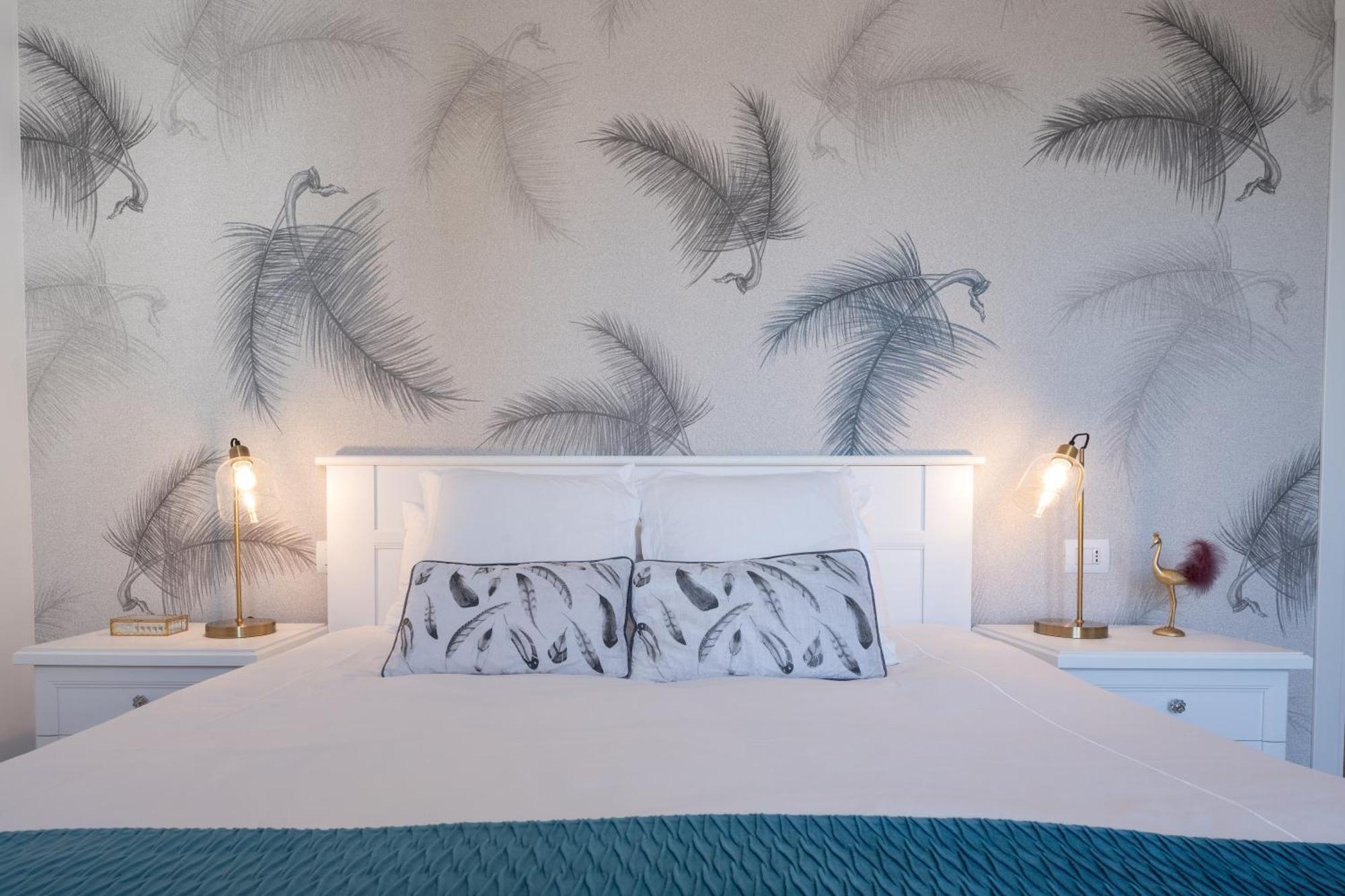 Apartment Lora Feathers Suite, Free Parking, Self Check In,4 Como