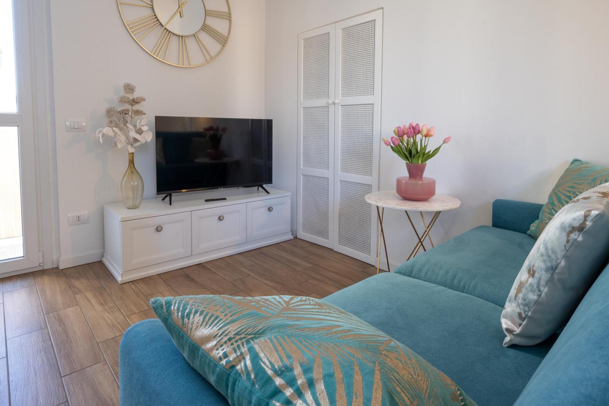 Lora Feathers Suite, Free Parking, Self Check In,4 * Como