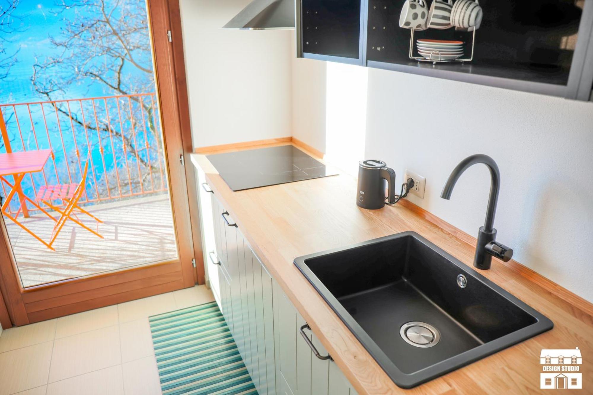 Golden View By Design Apartment *