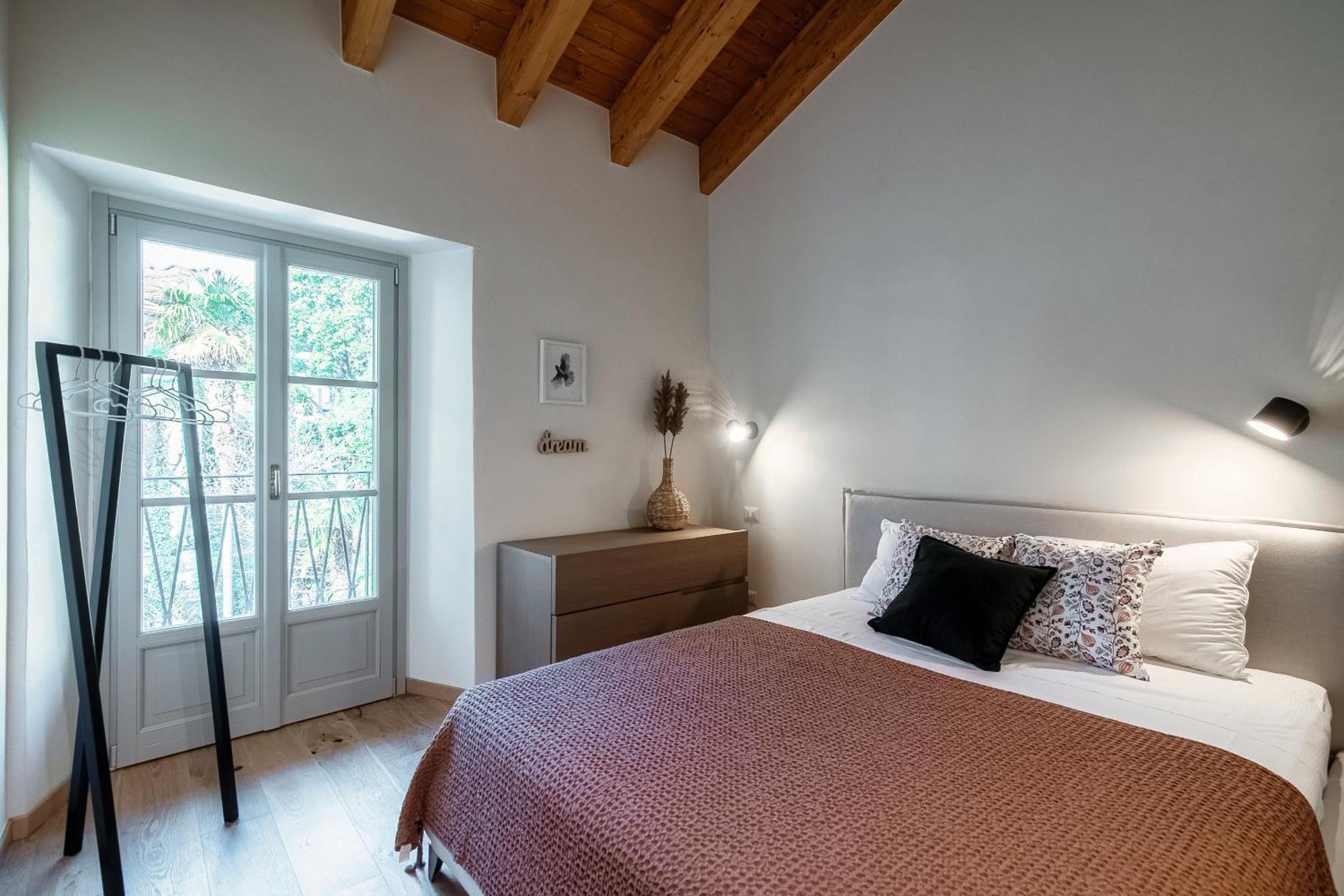 Apartment The Castle - By Myhomeincomo
