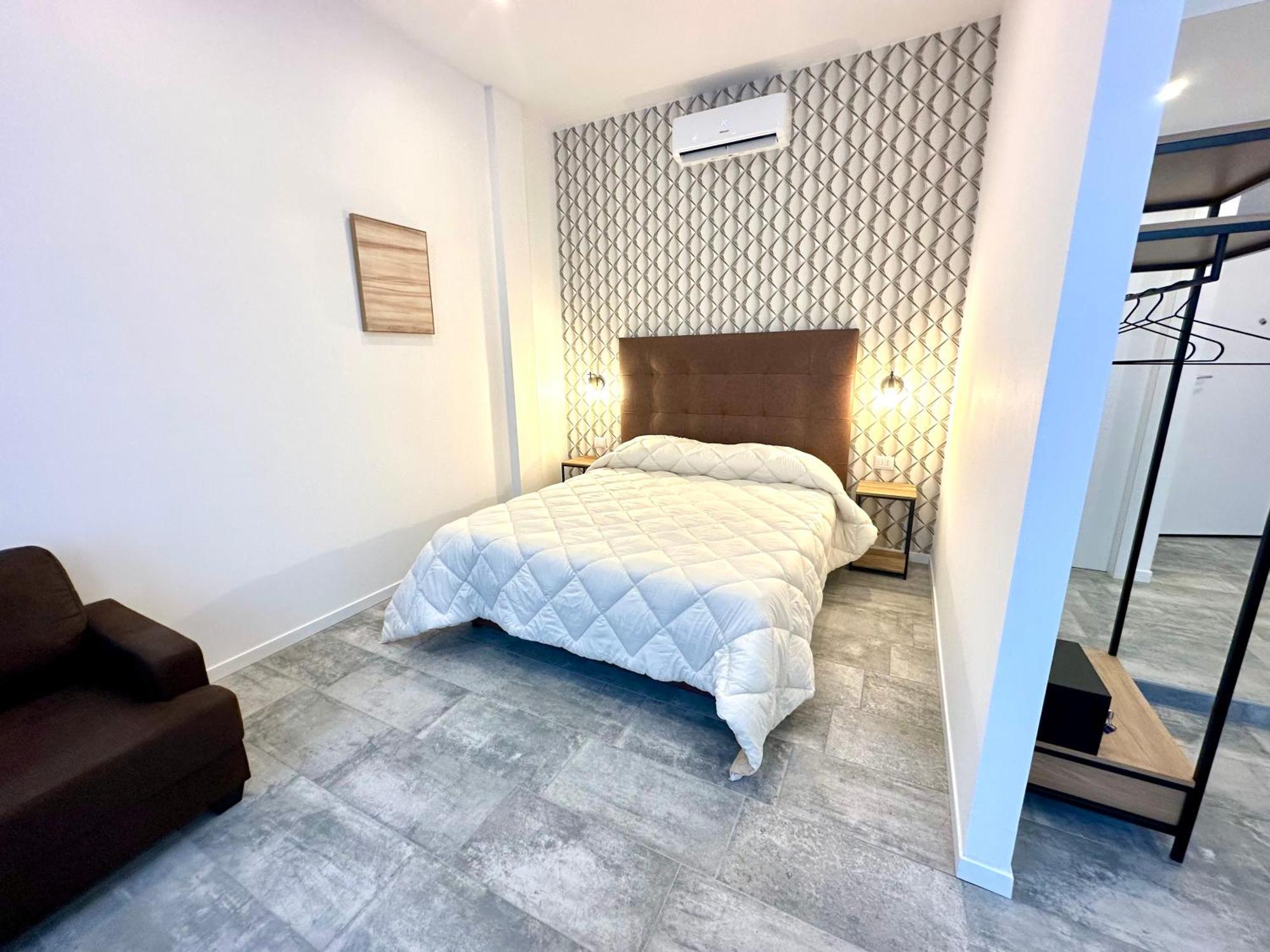 Guest house Living Como-rooms&parking *